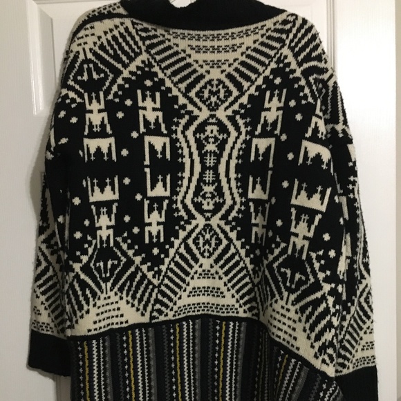Aztec Print Cardigan - Picture 2 of 2